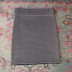 Theory knit skirt sz P